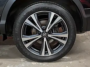 Used 2020 Nissan Qashqai N-Connecta Black - Interior and Exterior details 4