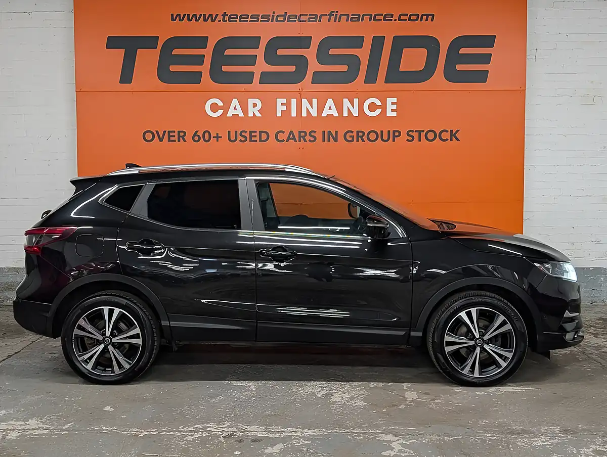 Used 2020 Nissan Qashqai N-Connecta Black - Interior and Exterior details 9