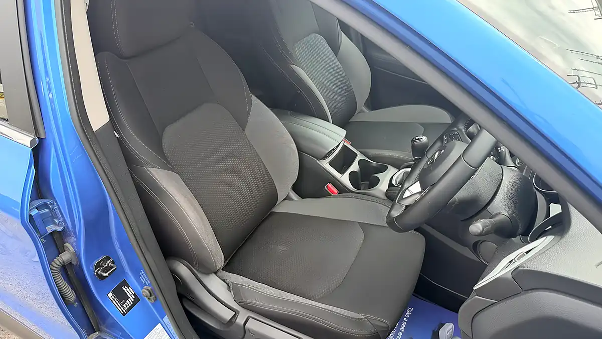 Used 2020 Nissan Qashqai N-Connecta Blue - Interior and Exterior details 11
