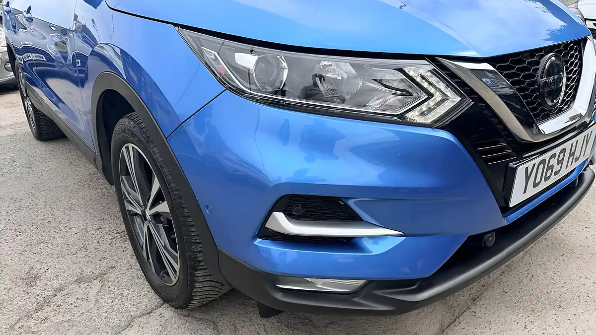 Used 2020 Nissan Qashqai N-Connecta Blue - Interior and Exterior details 17