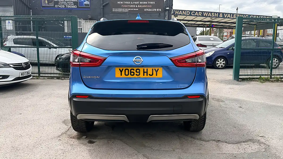Used 2020 Nissan Qashqai N-Connecta Blue - Interior and Exterior details 4
