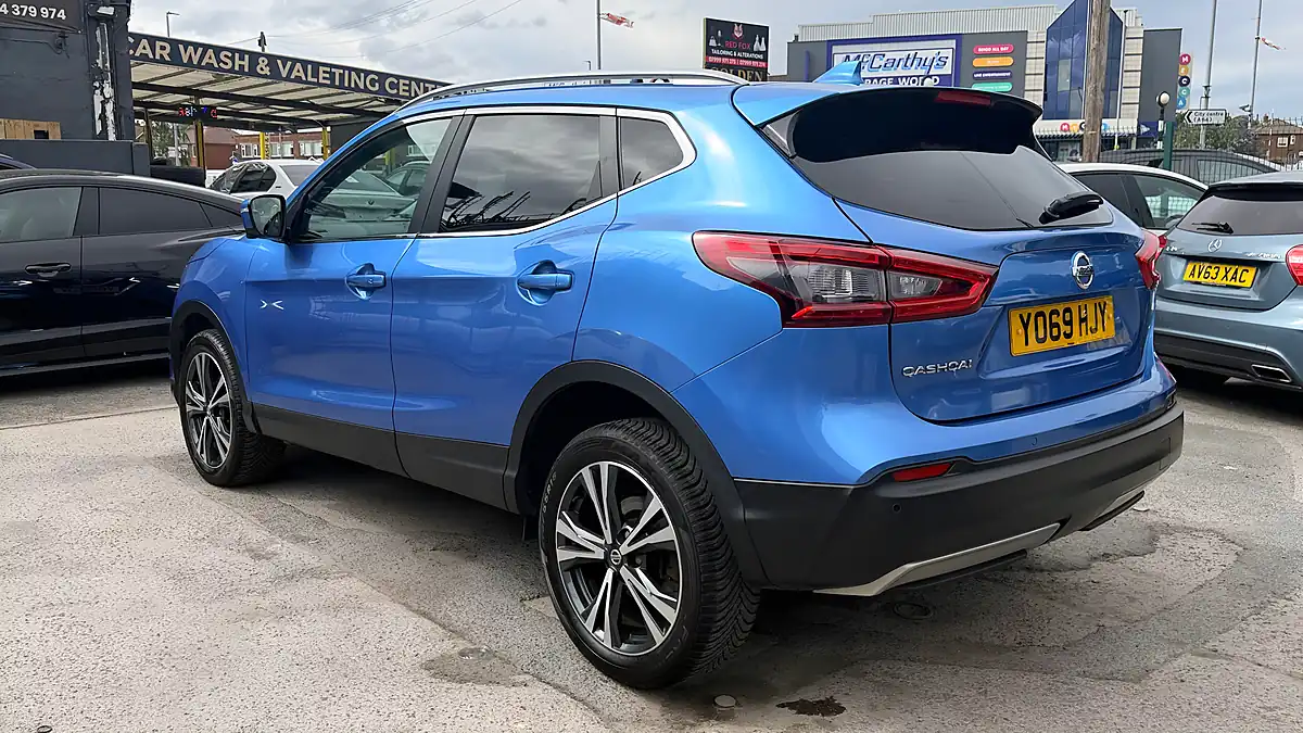 Used 2020 Nissan Qashqai N-Connecta Blue - Interior and Exterior details 5