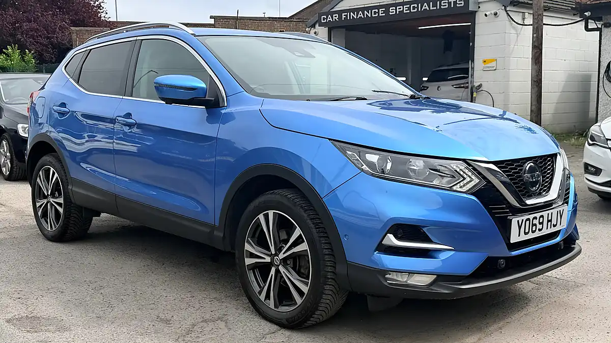 Used 2020 Nissan Qashqai N-Connecta Blue - Interior and Exterior details 9