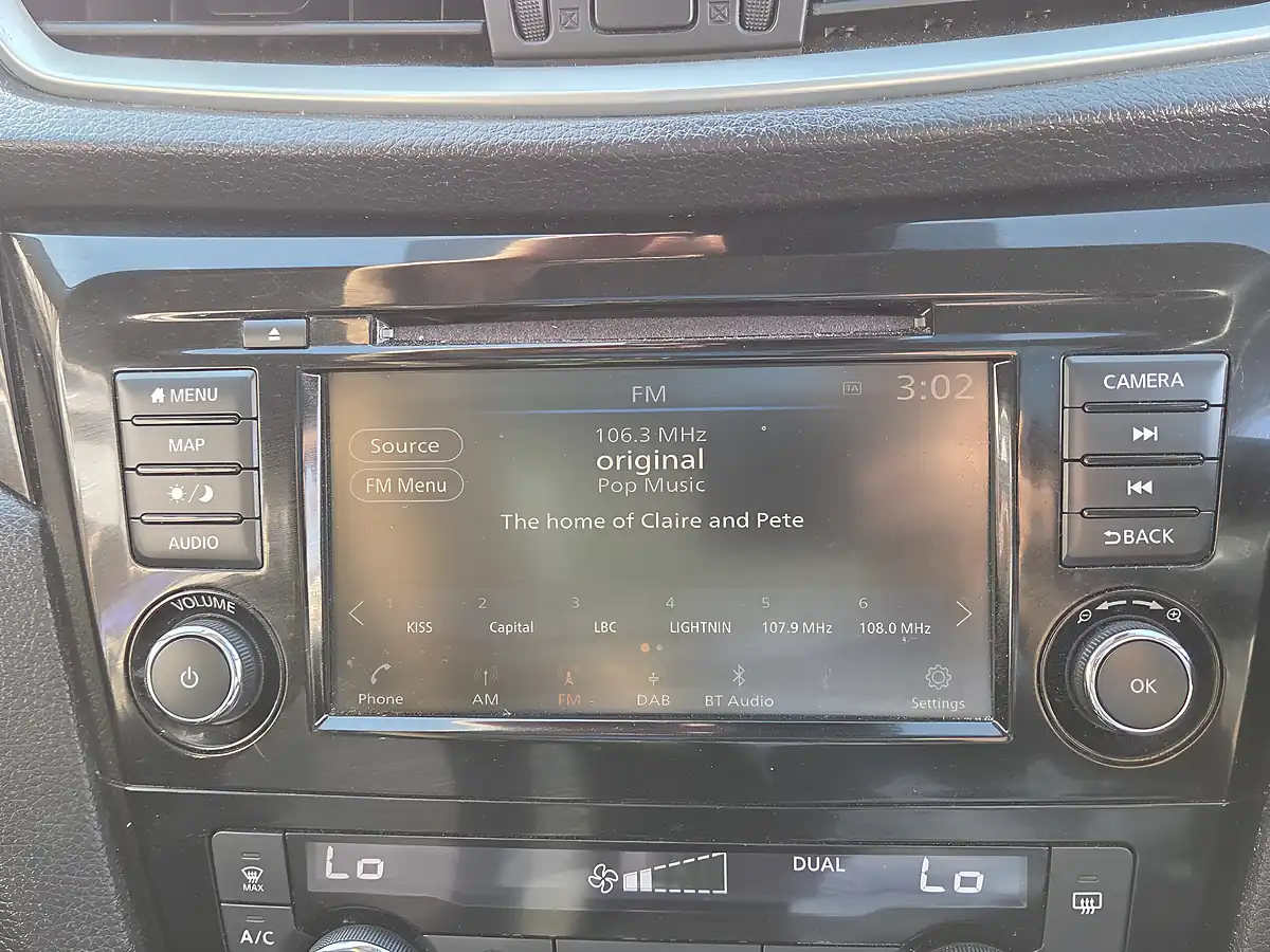 Used 2020 Nissan Qashqai N-Connecta Blue - Interior and Exterior details 10