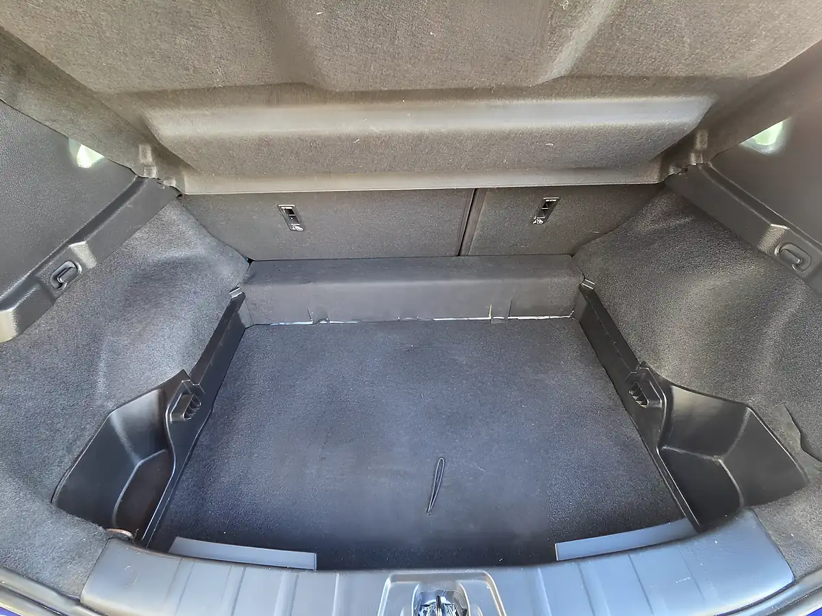 Used 2020 Nissan Qashqai N-Connecta Blue - Interior and Exterior details 16