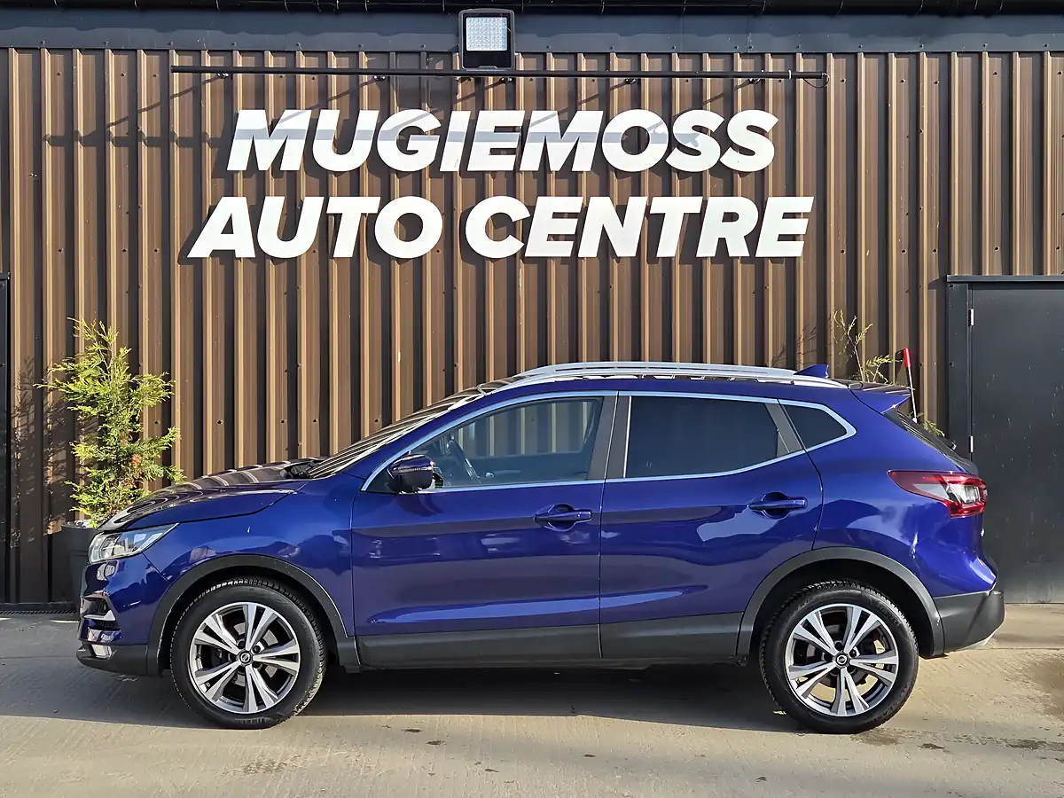 Used 2020 Nissan Qashqai N-Connecta Blue - Interior and Exterior details 4