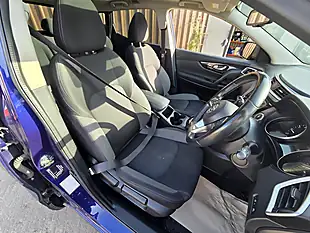 Used 2020 Nissan Qashqai N-Connecta Blue - Interior and Exterior details 6
