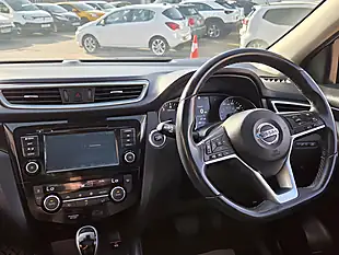 Used 2020 Nissan Qashqai N-Connecta Blue - Interior and Exterior details 8