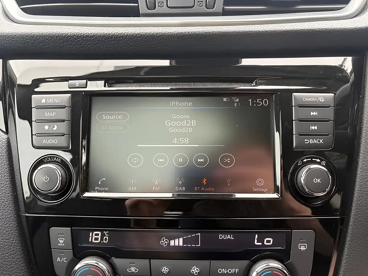 Used 2020 Nissan Qashqai N-Connecta Grey - Interior and Exterior details 12