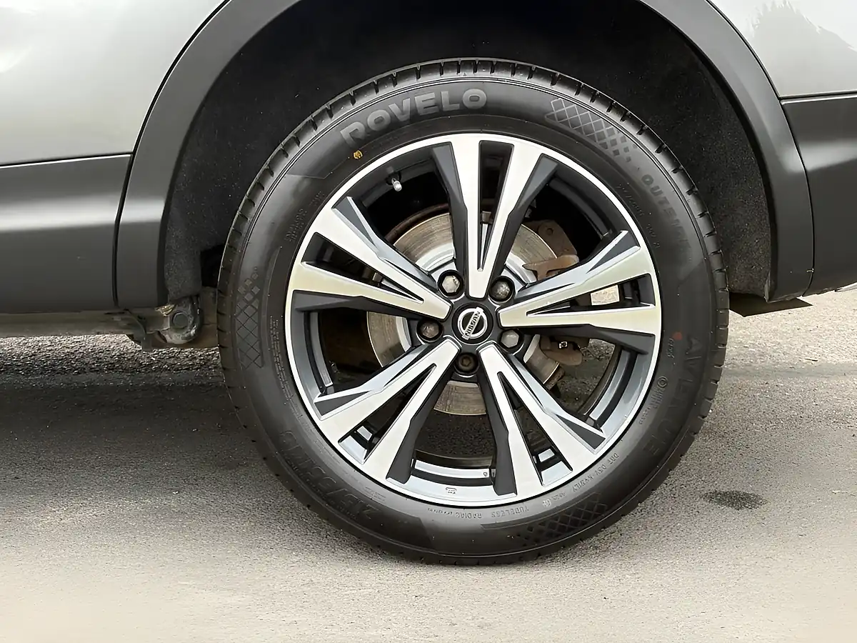 Used 2020 Nissan Qashqai N-Connecta Grey - Interior and Exterior details 13