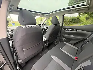 Used 2020 Nissan Qashqai N-Connecta Grey - Interior and Exterior details 16