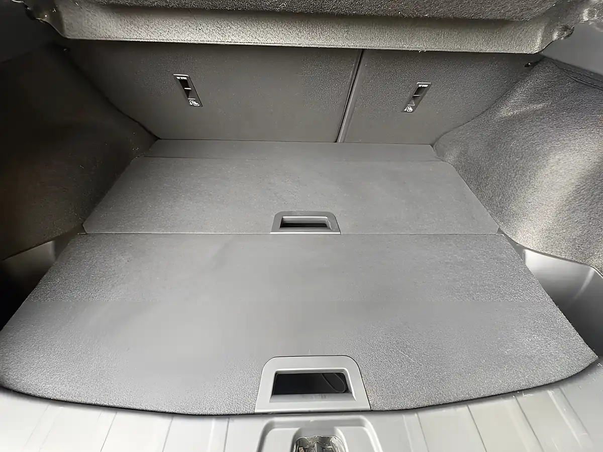 Used 2020 Nissan Qashqai N-Connecta Grey - Interior and Exterior details 17