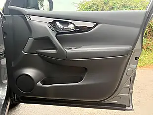 Used 2020 Nissan Qashqai N-Connecta Grey - Interior and Exterior details 18
