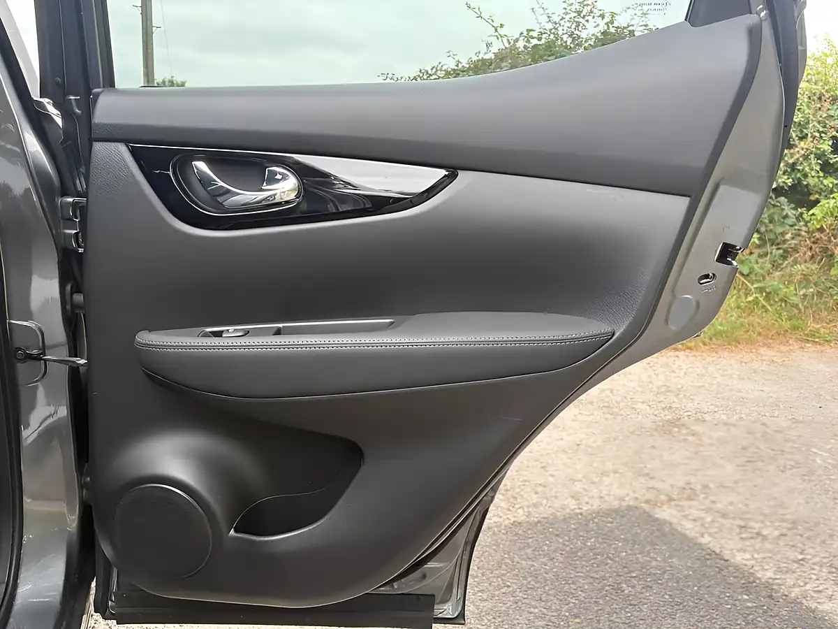 Used 2020 Nissan Qashqai N-Connecta Grey - Interior and Exterior details 19