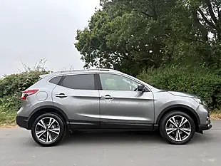 Used 2020 Nissan Qashqai N-Connecta Grey - Interior and Exterior details 6