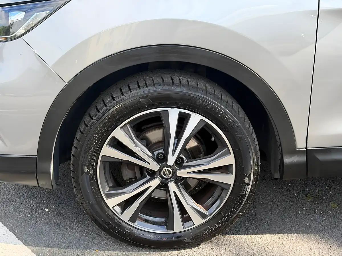 Used 2020 Nissan Qashqai N-Connecta - Interior and Exterior details 10