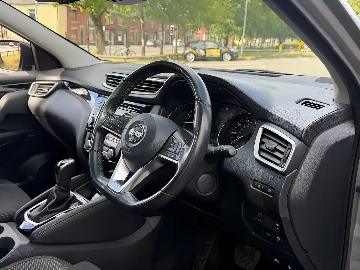 Used 2020 Nissan Qashqai N-Connecta - Interior and Exterior details 15
