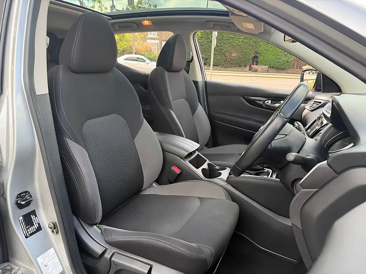 Used 2020 Nissan Qashqai N-Connecta - Interior and Exterior details 16