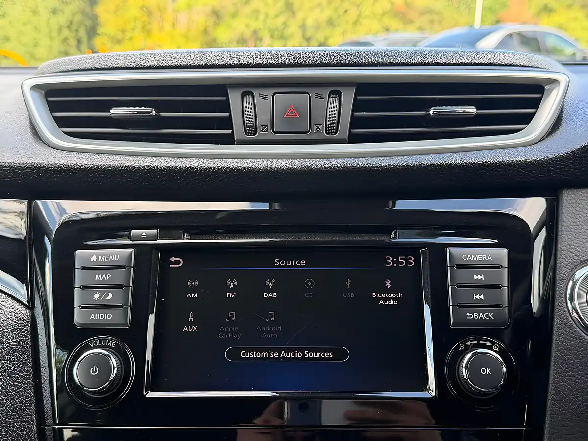 Used 2020 Nissan Qashqai N-Connecta - Interior and Exterior details 19
