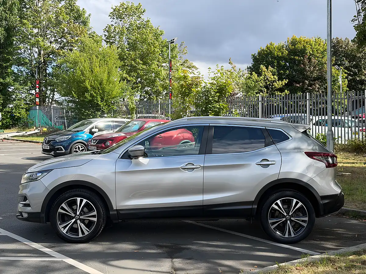 Used 2020 Nissan Qashqai N-Connecta - Interior and Exterior details 4
