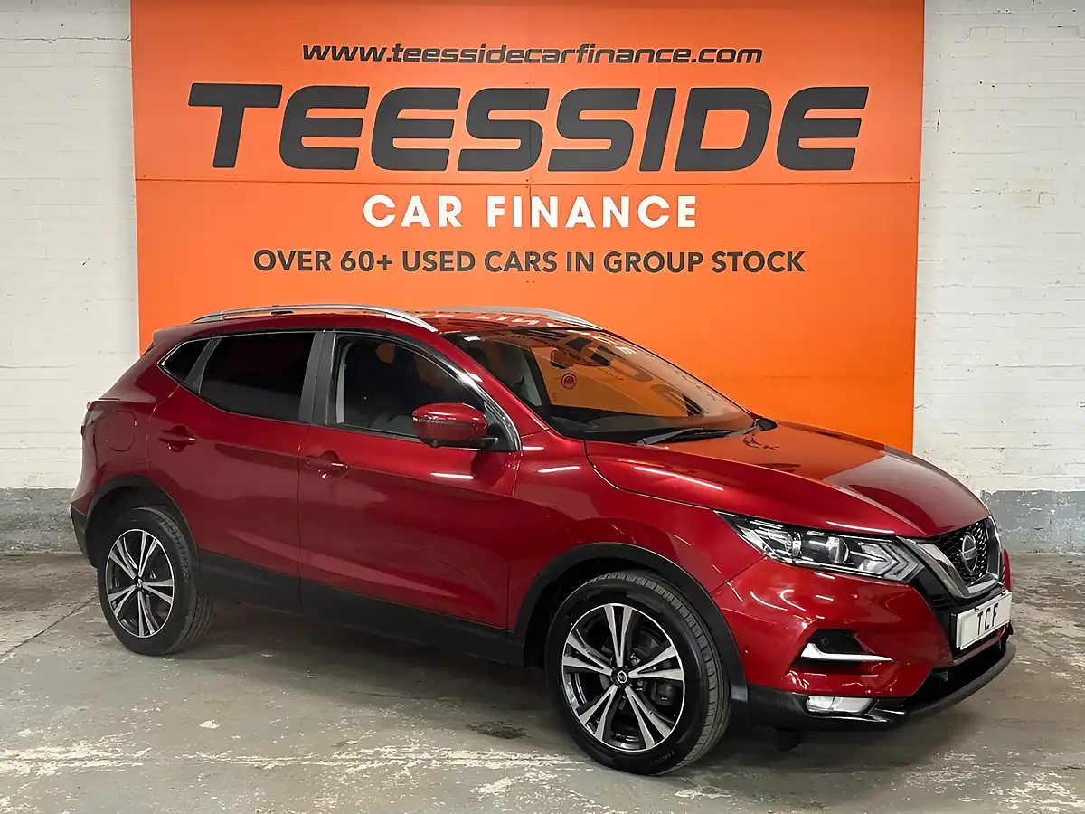 Used 2020 Nissan Qashqai N-Connecta Red - Front View