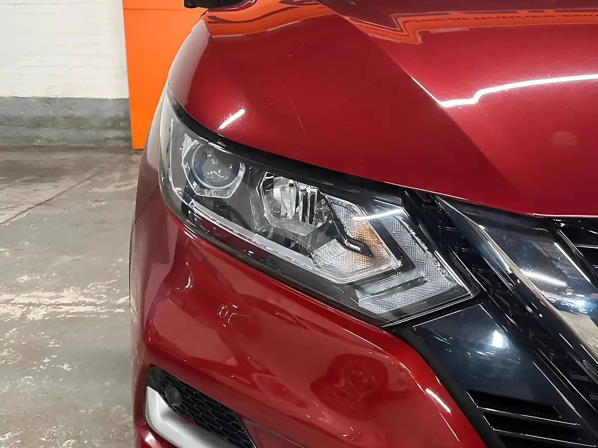 Used 2020 Nissan Qashqai N-Connecta Red - Interior and Exterior details 12