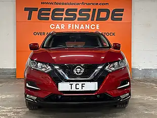 Used 2020 Nissan Qashqai N-Connecta Red - Interior and Exterior details 9