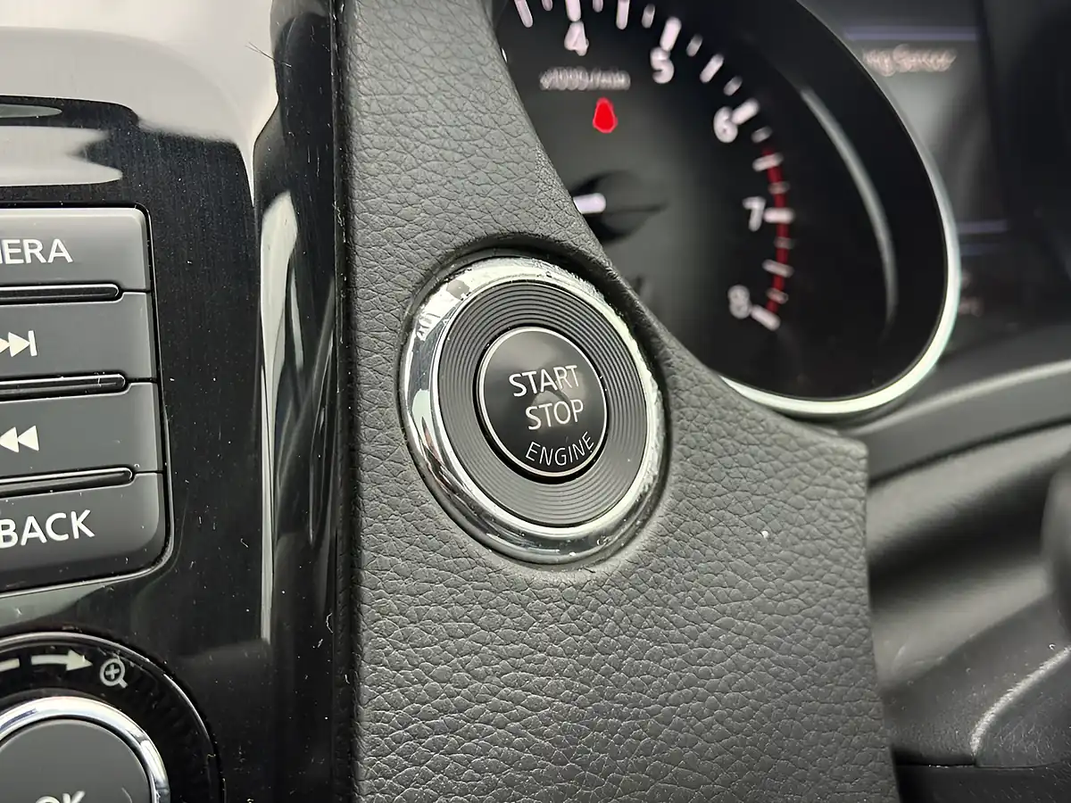 Used 2020 Nissan Qashqai N-Connecta Silver - Interior and Exterior details 18