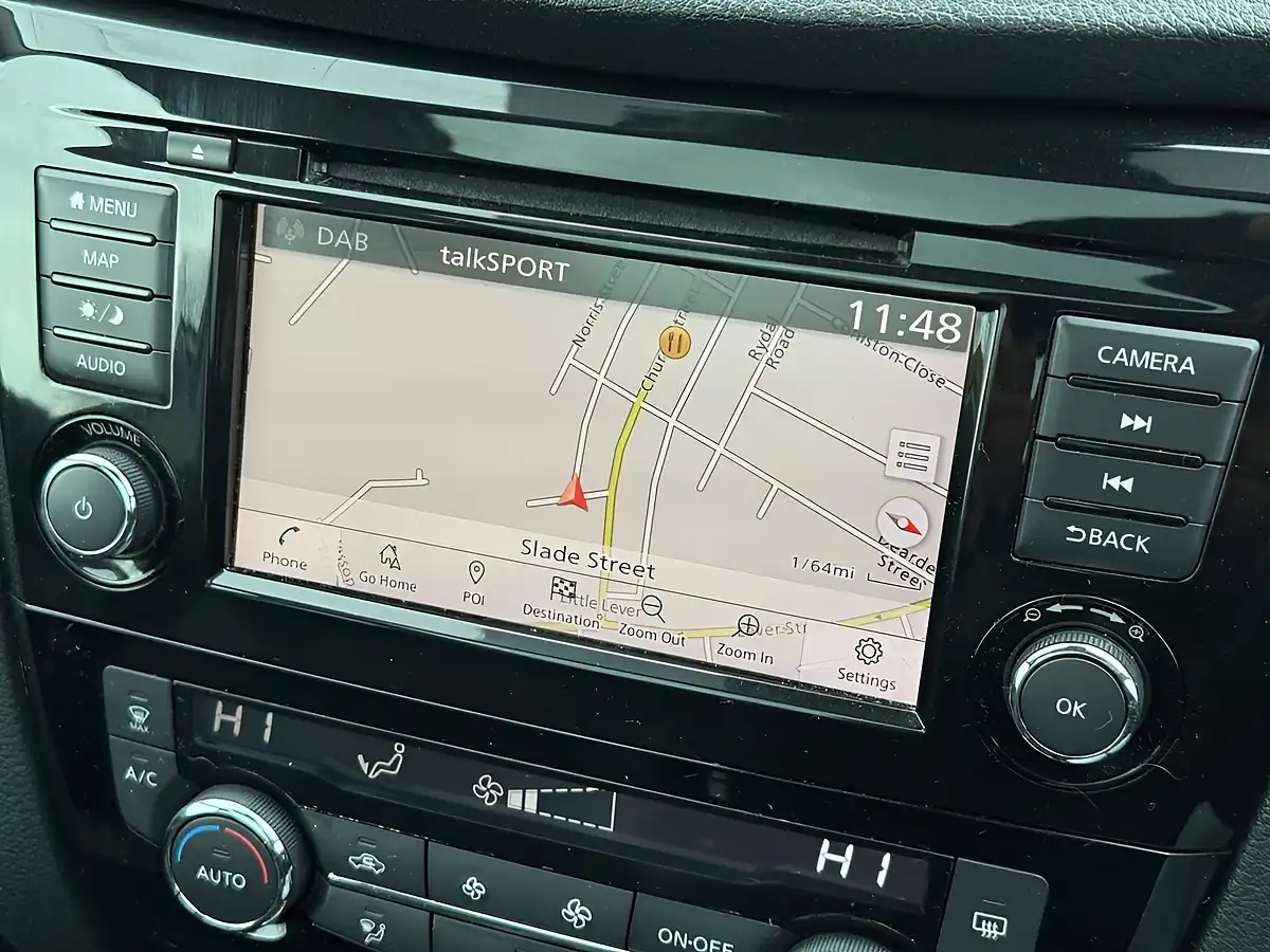 Used 2020 Nissan Qashqai N-Connecta Silver - Interior and Exterior details 19