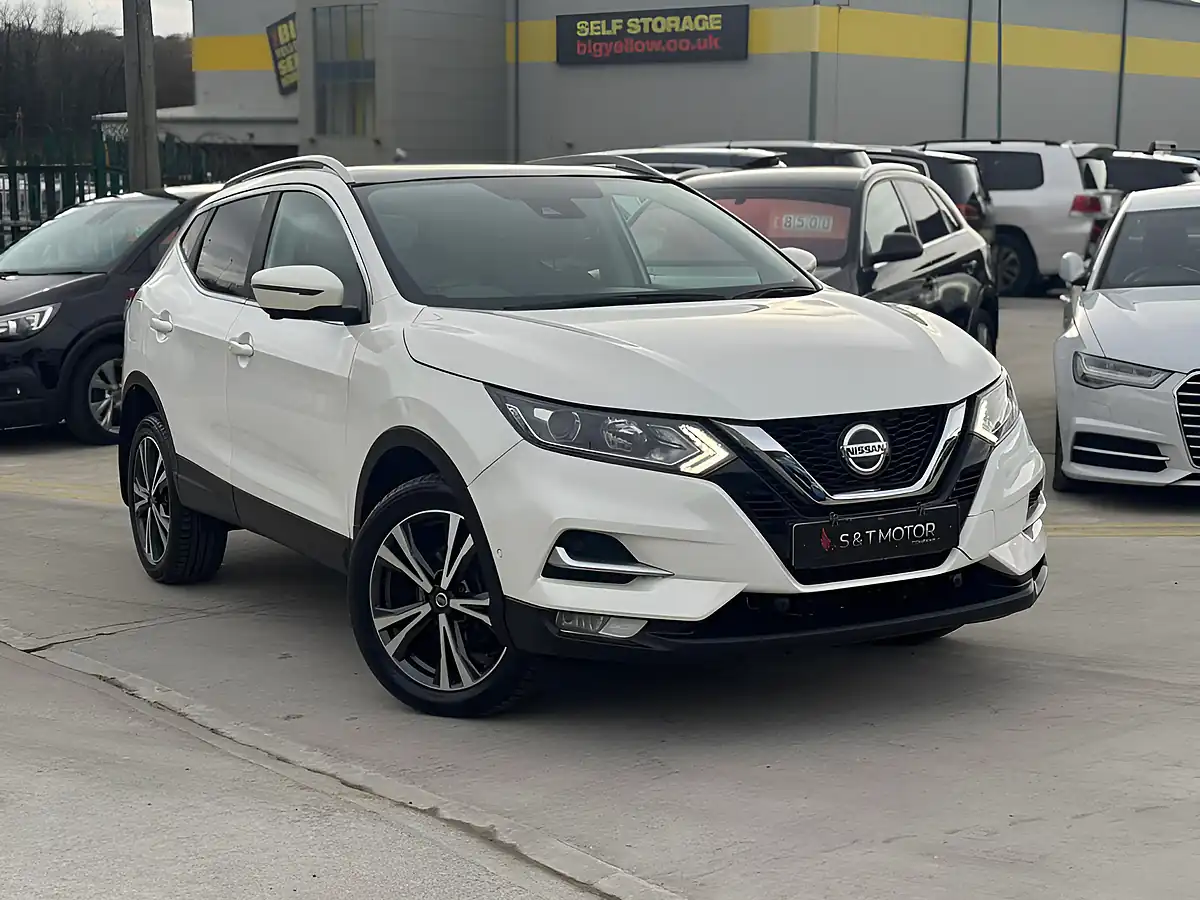Used 2020 Nissan Qashqai N-Connecta White - Front View