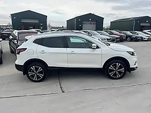 Used 2020 Nissan Qashqai N-Connecta White - Interior and Exterior details 10