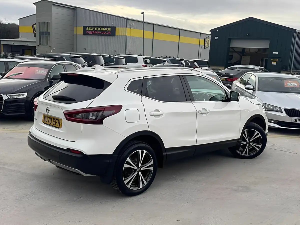 Used 2020 Nissan Qashqai N-Connecta White - Interior and Exterior details 11