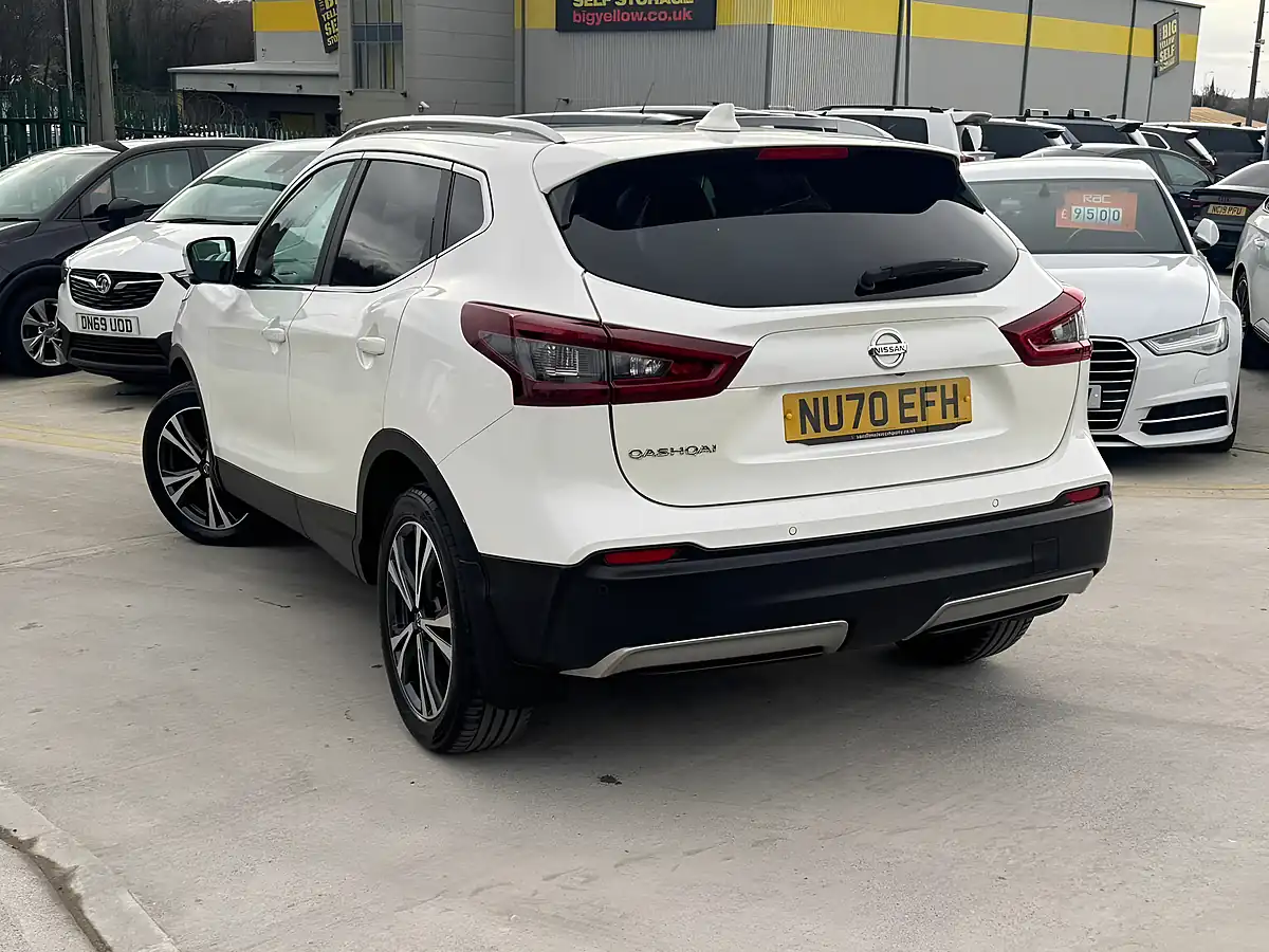 Used 2020 Nissan Qashqai N-Connecta White - Interior and Exterior details 4