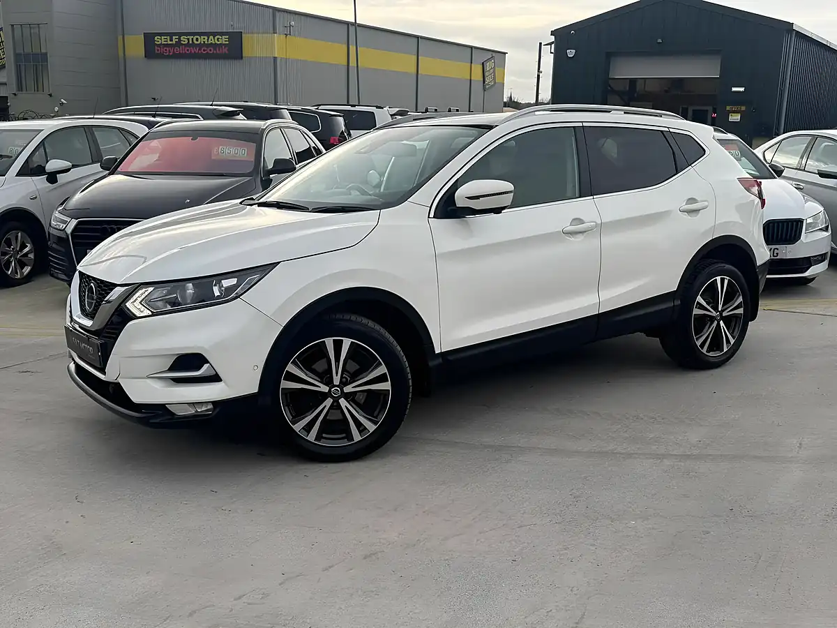 Used 2020 Nissan Qashqai N-Connecta White - Interior and Exterior details 6