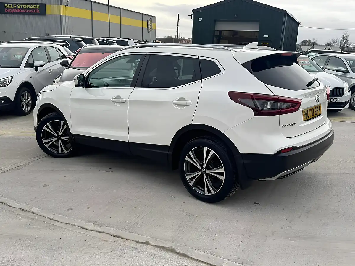 Used 2020 Nissan Qashqai N-Connecta White - Interior and Exterior details 7