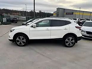 Used 2020 Nissan Qashqai N-Connecta White - Interior and Exterior details 8