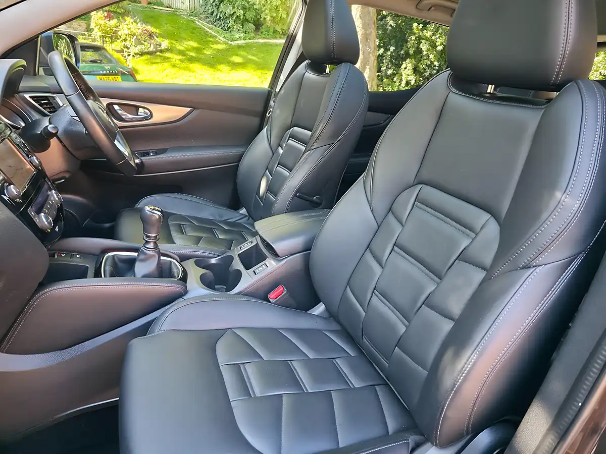 Used 2020 Nissan Qashqai N-Motion Bronze - Interior and Exterior details 18