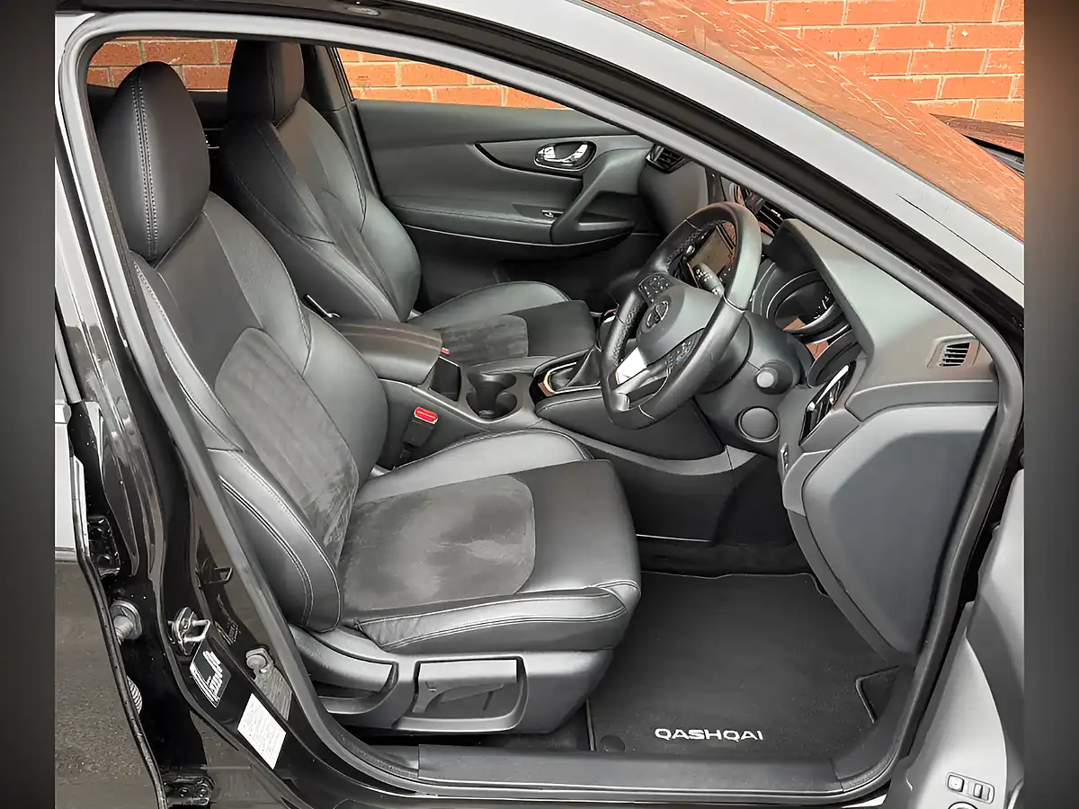Used 2020 Nissan Qashqai N-Tec Black - Interior and Exterior details 11