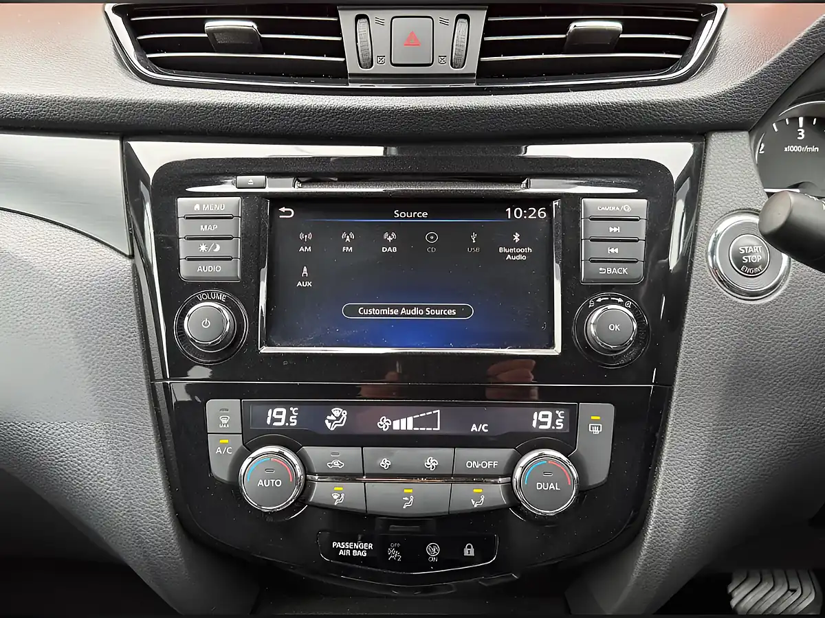 Used 2020 Nissan Qashqai N-Tec Black - Interior and Exterior details 13