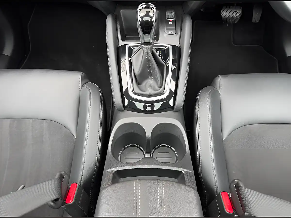 Used 2020 Nissan Qashqai N-Tec Black - Interior and Exterior details 14