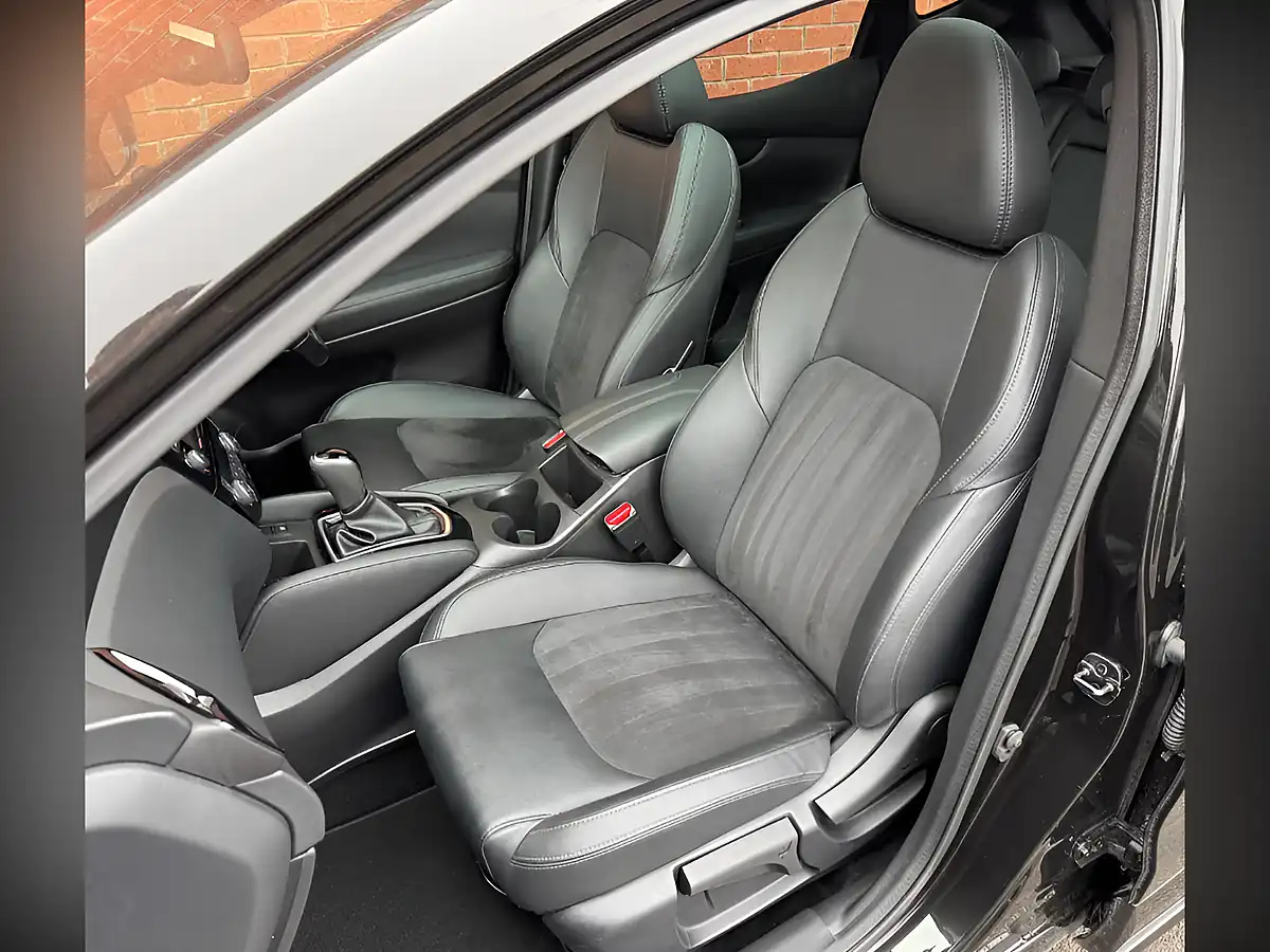 Used 2020 Nissan Qashqai N-Tec Black - Interior and Exterior details 17