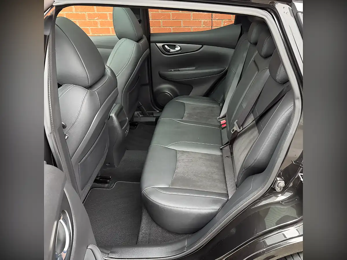 Used 2020 Nissan Qashqai N-Tec Black - Interior and Exterior details 18