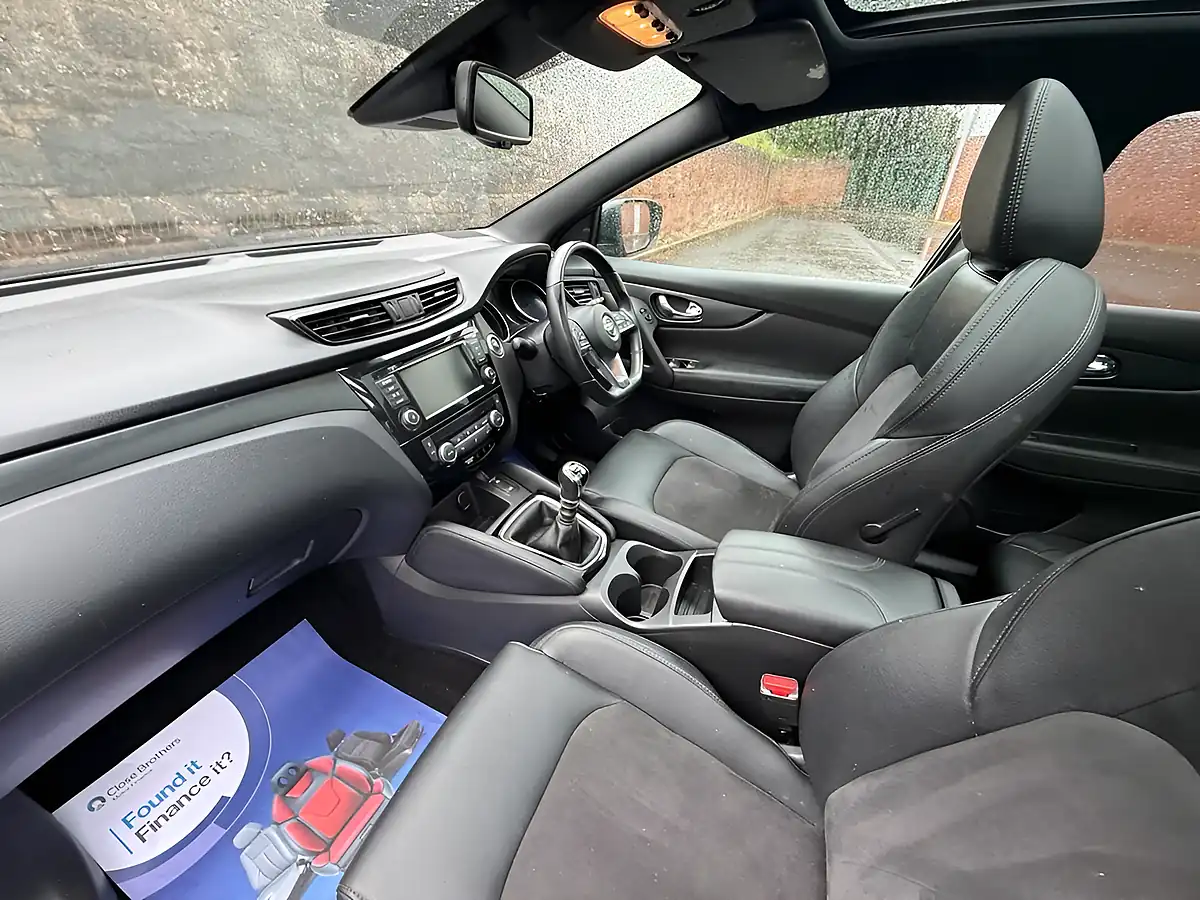 Used 2020 Nissan Qashqai N-Tec Grey - Interior and Exterior details 17
