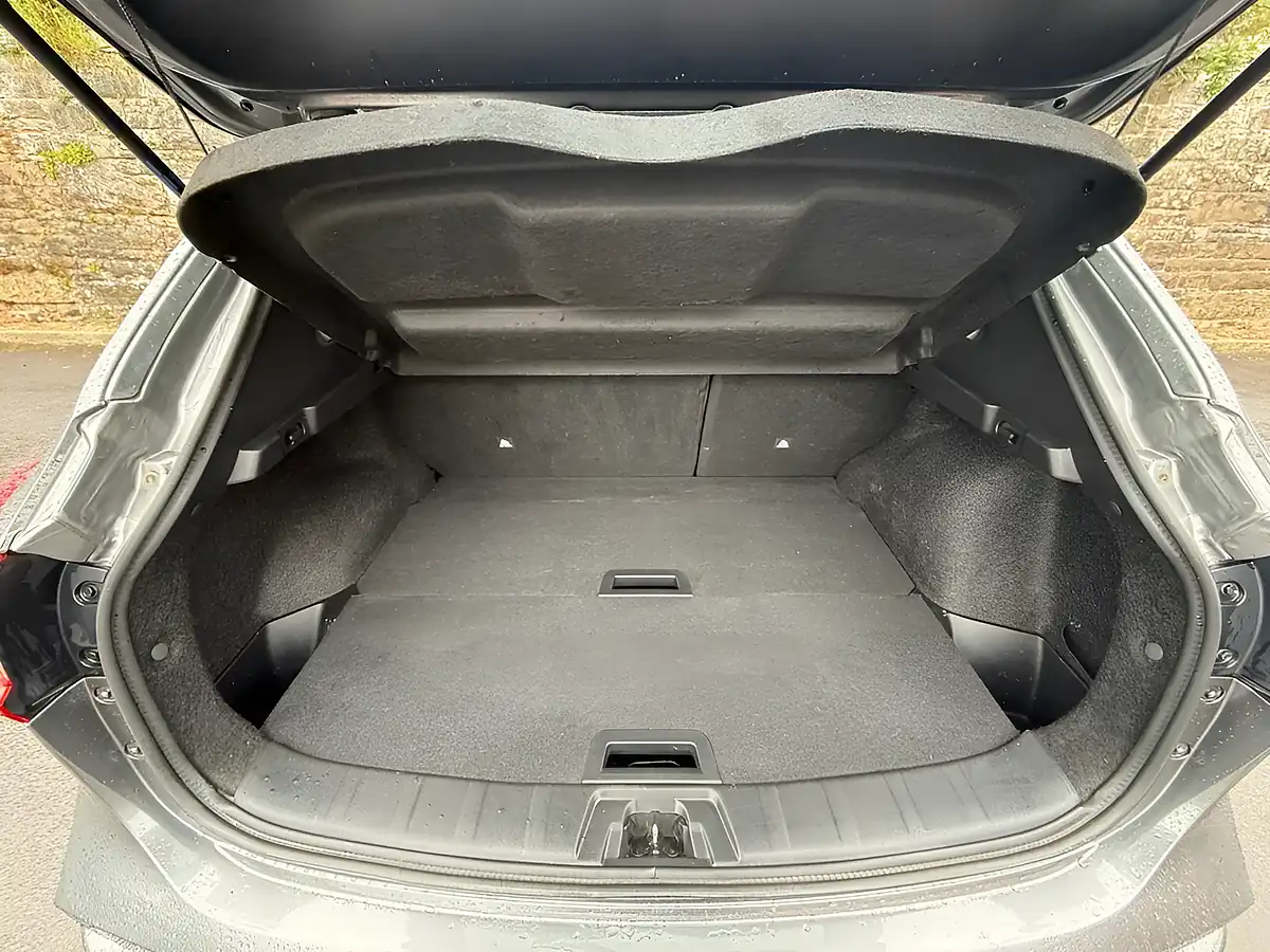 Used 2020 Nissan Qashqai N-Tec Grey - Interior and Exterior details 9