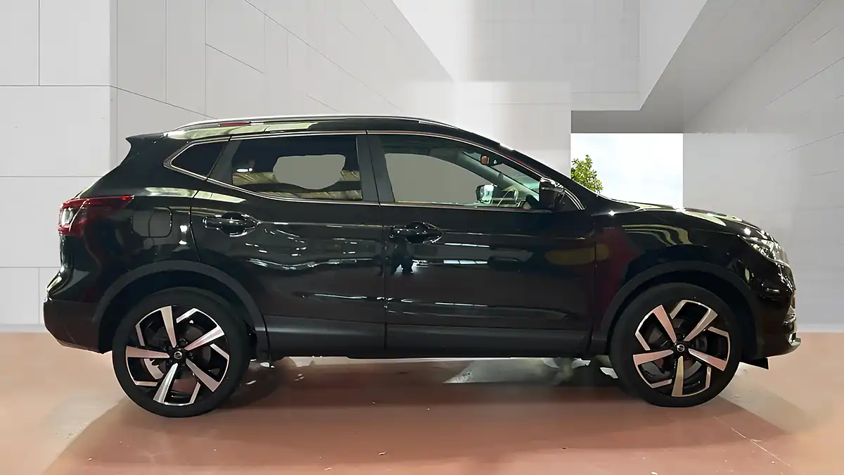 Used 2020 Nissan Qashqai Tekna Black - Interior and Exterior details 5