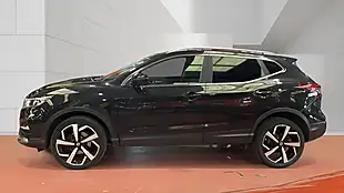 Used 2020 Nissan Qashqai Tekna Black - Interior and Exterior details 6