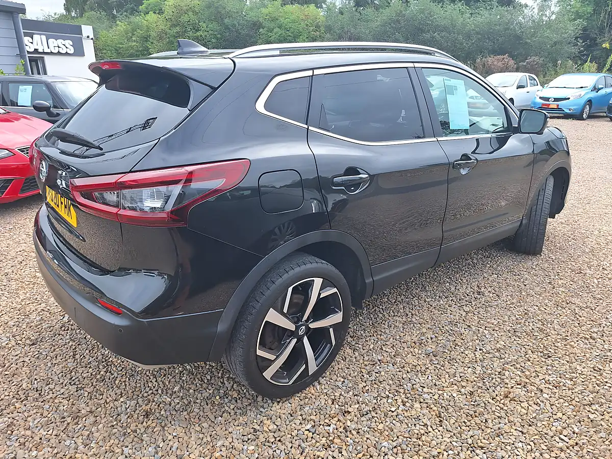 Used 2020 Nissan Qashqai Tekna Black - Interior and Exterior details 12