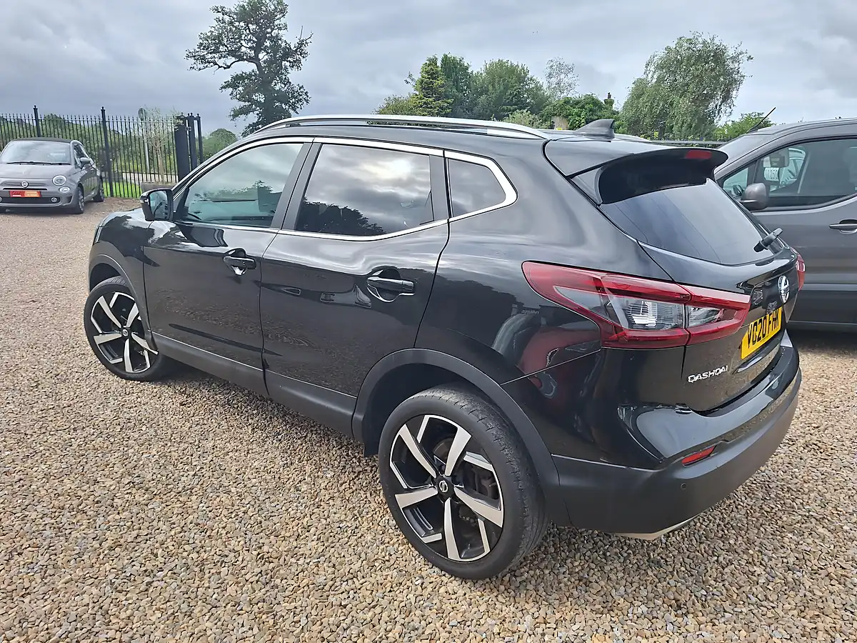 Used 2020 Nissan Qashqai Tekna Black - Interior and Exterior details 14