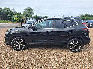 Used 2020 Nissan Qashqai Tekna Black - Interior and Exterior details 3