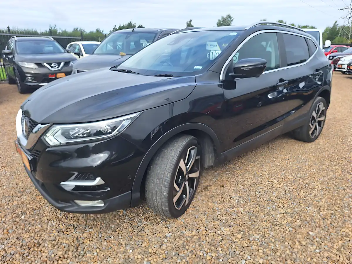 Used 2020 Nissan Qashqai Tekna Black - Interior and Exterior details 5
